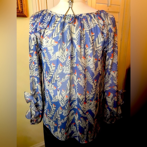 Jade Ruffle Neck Feather print Blouse - Picture 2 of 7
